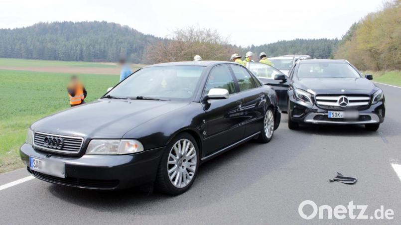 Nach einem Unfall mit drei Fahrzeugen musste die B 85 eineinhalb Stunden halbseitig gesperrt werden. Bild: jma