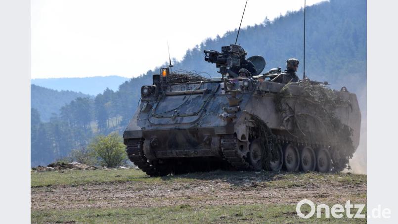 Soldaten des 1. Bataillons des 4. Infanterieregiment übernahmen mit schnellen Panzerfahrzeugen die Rolle der Angreifer. Diese mussten zurückgeschlagen werden. Bild: bö