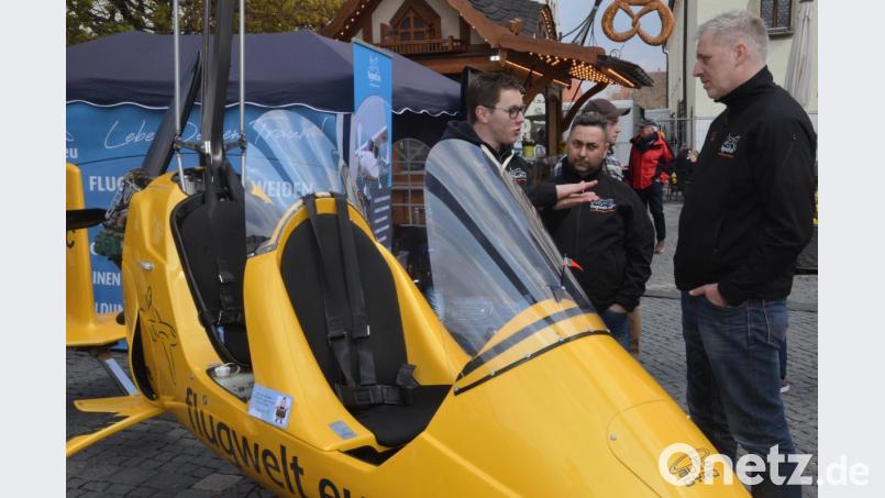 Einen Rundflug über Weiden mit diesem Fluggerät konnte man gewinnen. Bild: Kunz