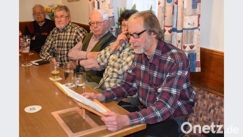 Kreisheimatpfleger Mathias Conrad hielt einen Vortrag über Burgen in der Oberpfalz. Bild: wku