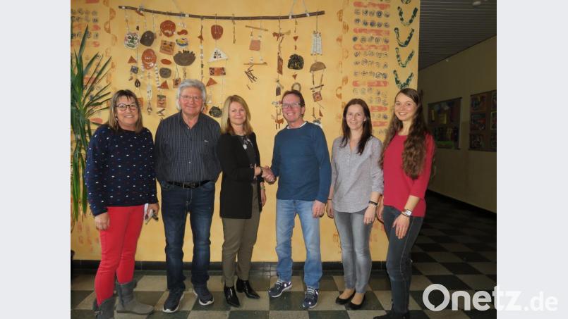 Brigitte Hösl, Tom Brankovic, Karin Gleißner, Wolfgang Horn, Kerstin Hironimus und Christina Trenner (von links.) freuen sich auf die neue Zusammenarbeit. Bild: ubb