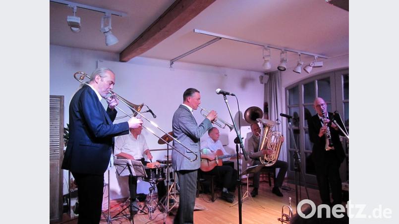 Auf flottem Streifzug durch die Anfänge des Jazz: Die Dixielanders in der Kulturscheune Elbart. Bild: aks
