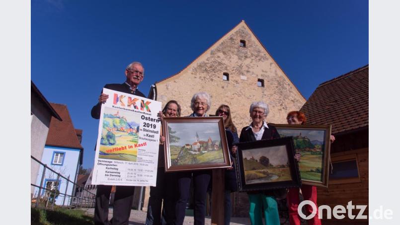 Mitglieder der Gruppe „Kunterbunte Kastler Kunst“ laden ein zur Osterausstellung im Steinstadel (von links): Wolfgang Eger, Ira Hettmannsperger, Karin Eger, Christiane Bartl, Anna Maria Weiß und Mia Meyer. Bild: exb