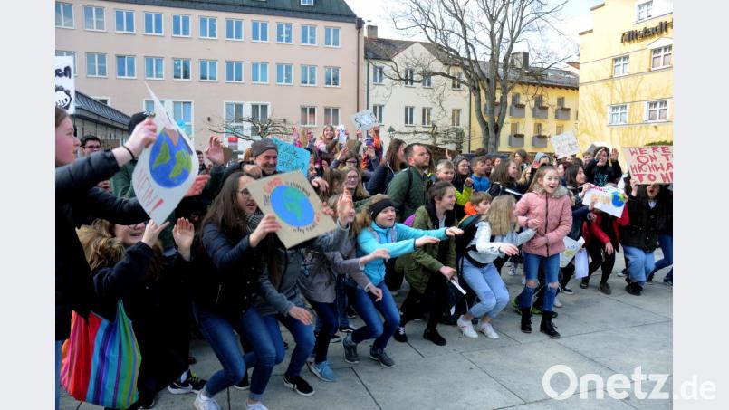 Im April marschierten die Teilnehmer vom Maltesergarten quer durch die Altstadt bis zum Bürgerplatz, Bild: Stephan Huber