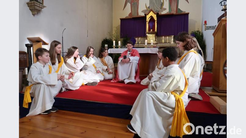 Die Jünger mit Jesus (Philip Schraml) beim letzten Abendmahl. Bild: bsc