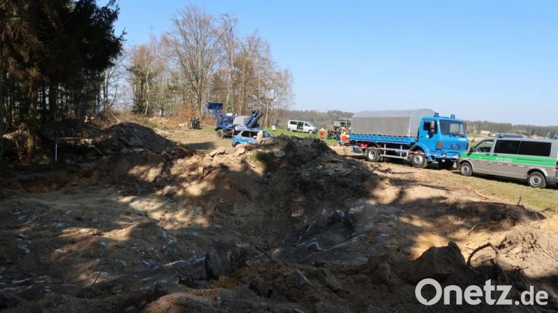 Die Polizei setzt die Suche nach den sterblichen Überresten von Monika Frischholz unweit der ersten Grabungsstätte fort. Bild: Wolfgang Würth