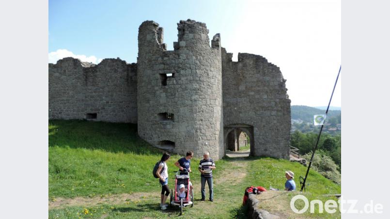 Die Burg Flossenbürg hatten sich die Stiftand-Amateurfunker zum Auftakt der Freiluft-Saison ausgesucht. Bild: exb