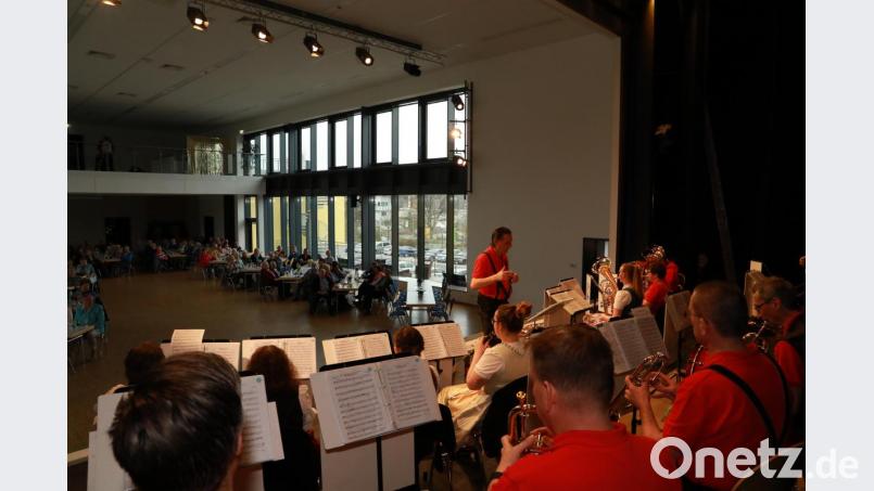 Konzert in der Stadthalle der Oberpfälzer Weiher-Musikanten Bild: njn