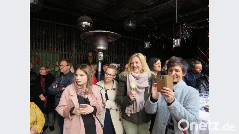 Auch viele junge Frauen ließen sich die Fashion Show nicht entgehen. Bild: ubb