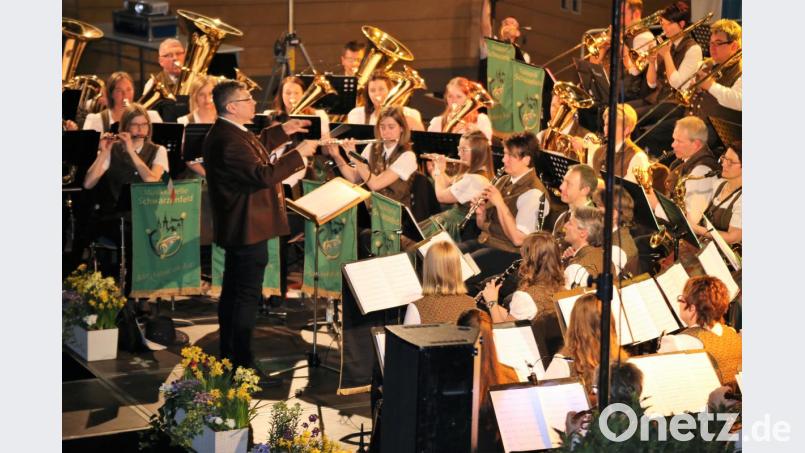 Sie sind aufeinander eingespielt Dirigent Stefan Karl und das Orchester Bild: ral
