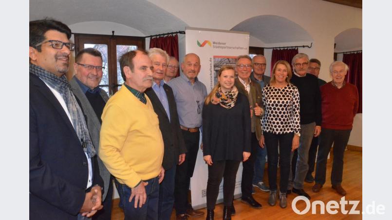 Der Vorstand des Weidener Städtepartnerschaftsvereins mit der neuen Geschäftsstellenleiterin und Beisitzerin Cathrin Kube (Mitte) freut sich über die gestiegene Mitgliederzahl. Bild: Kunz