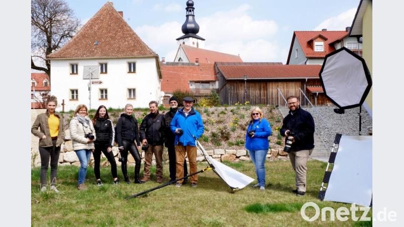 Die Teilnehmer am Samstag. Mit Fotomodell Sabrina Domeyer (1.v.l.) und Johann Walter (1.v.r.) Bild: bkr