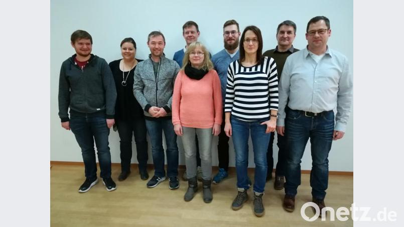 Der neue Vorstand des Bienenzuchtvereins Amberg (von links): Beisitzer Michael Straub, Revisorin Martina Kraus, Beisitzer Stefan Lorenz, stellvertretender Vorsitzender Christian Flierl, Beisitzer Anita Pürner, Vereinsvorsitzender Florian Winkler, Revisorin Kerstin Rieger, Kassier Siegfried Sämann und Beisitzer Bernhard Stiegler. Bild: ads