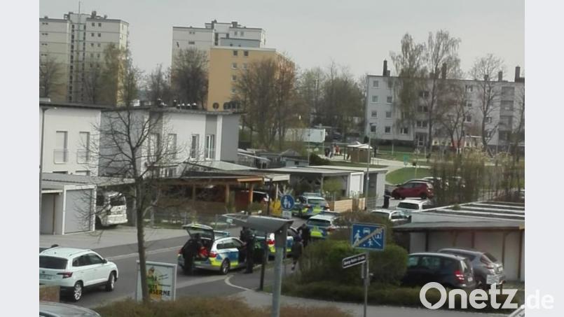In einer Wohnung am Bürgermeister-Bartelt-Platz fielen am Samstagnachmittag mehrere Schüsse. Laut Polizeiangaben zielte ein 41-Jähriger mit Platzpatronen in die Luft. Verletzt wurde niemand. Bild: exb