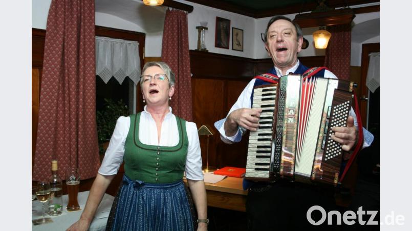 Das Duo &quot;Wiesawie&quot; sorgte für hervorragende musikalische Begleitung. Bild: roh