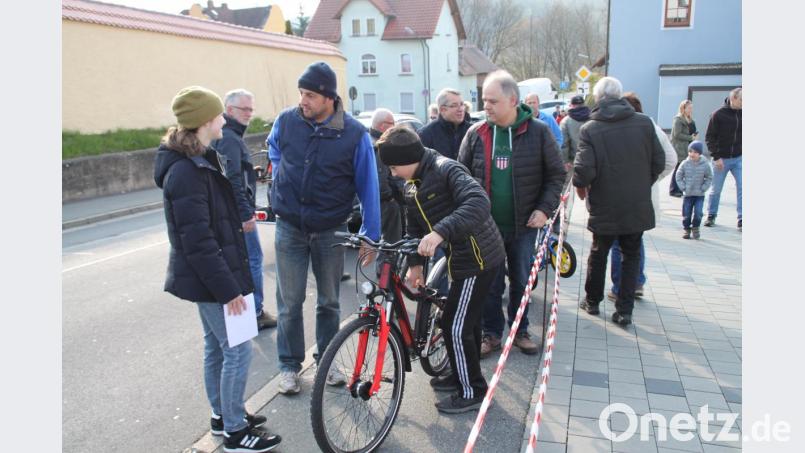 86 Verkäufer bieten bei der Fahrradtauschbörse der Neustädter Raiffeisenbank ihre gebrauchten Räder zum Verkauf an. Bild: prh