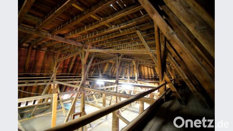 Der Dachstuhl der Amberger Basilika St. Martin: Ein Funke könnte auch hier für eine Katastrophe ausreichen Bild: Petra Hartl