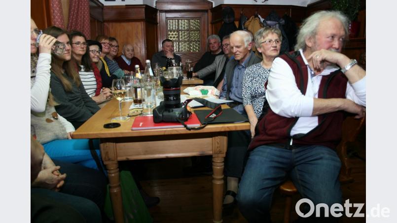 Dicht gedrängt saß das Publikum im Gasthof &quot;Grüner Kranz&quot;. Bild: roh