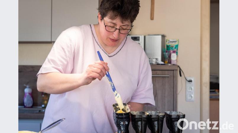 Die Osterlämmer-Backaktion des Katholischen Frauenbunds Kastl ist jedes Jahr ein großer Erfolg. Der Erlös wird einem sozialen Zweck gespendet. Dieses Jahr soll er ans SOS-Kinderdorf Immenreuth gehen. Bild: pml