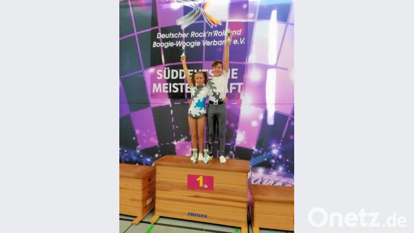 Emma Honig mit Kilian Staudinger wurden Süddeutscher Meister der Schülerklasse. Bild: exb