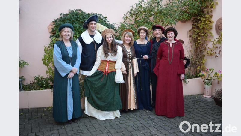 Die Königsteiner lassen die Ortsgeschichte mit Bader, Brauhaus und Schloss bei den historischen Marktführungen aufleben. Bild: wku