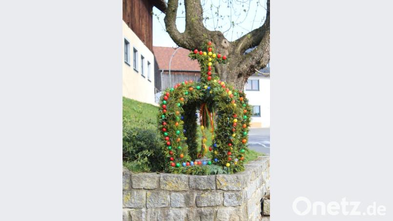 Die Citygemeinschaft hat die Osterkrone in Altfalter gebunden. Bild: exb