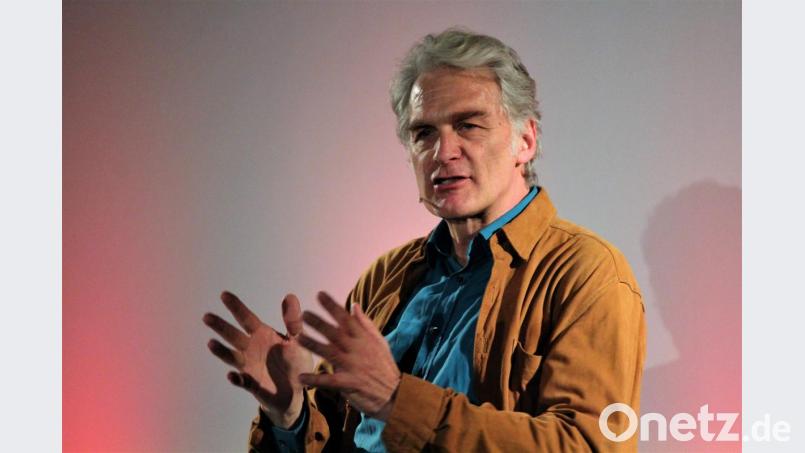 Walter Sittler begeisterte zum Abschluss der Weidener Literaturtage mit seiner Hommage an Dieter Hildebrandt Bild: stg