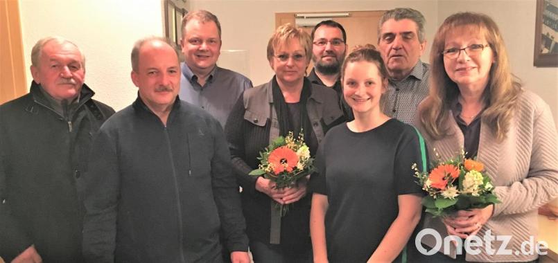 Die Freien Wähler haben neu gewählt. - Das Bild zeigt von links: Anton Suttner, Jürgen Kammerer, Thomas Schopf, Christine Pöllath, Alexander Stümpfl, Lisa Schopf, Gerhard Stümpfl und Charlotte Goller. Bild: rgr