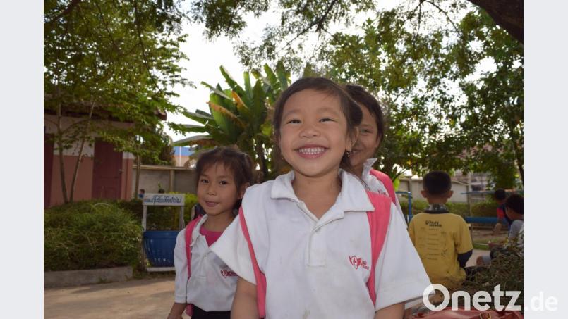 Wer kann diesem fröhlichen Grinsen schon widerstehen? Die Besucher des Teeniechor-Konzerts am Sonntag, 28. April, hoffentlich nicht. Das Ensemble hofft auf viele Spenden für den guten Zweck. Die Kinder aus Laos, die die von der Stiftung unterstützten Schulen besuchen, haben später gute Chancen auf eine gute Zukunft. Bild: exb