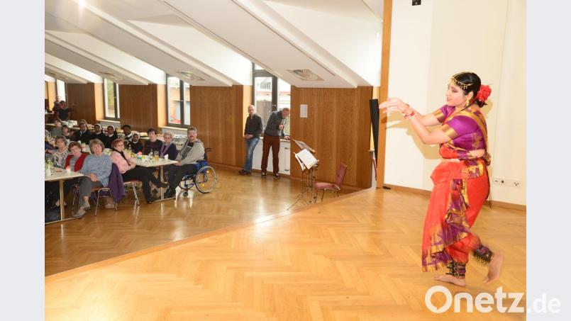 Die Tänzerin zeigt einen Barathanatyram-Tanz als Solovorstellung. Bild: bey