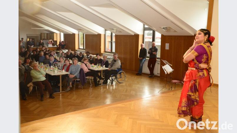 Die Tänzerin zeigt einen Barathanatyram-Tanz als Solovorstellung. Bild: bey