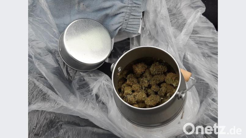 In der Milchkanne ist keine Milch, sondern Marihuana. Bild: Bundespolizei Waidhaus