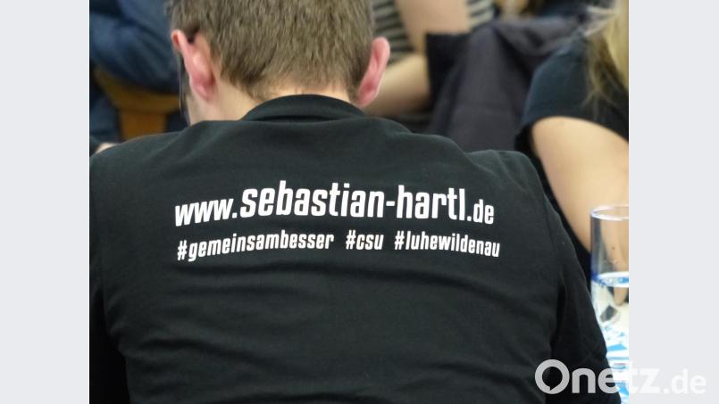 Häufig bei der Nominierungsversammlung gesehen, die JU Oberwildenau mit ihren Pro-Hartl--T-Shirts Bild: hme