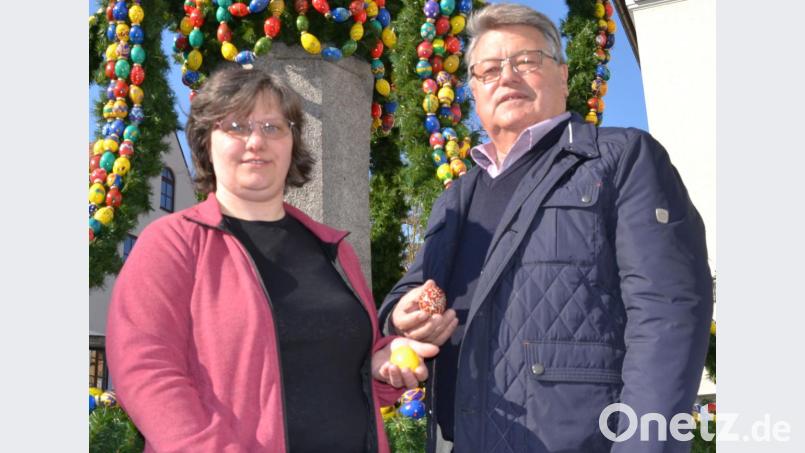 Anita Uschald (43) lebt mit ihrer Familie in Neunkirchen und ist Delegierte der Landsmannschaft Ost- und Westpreußen zum Heimatring. Günther Magerl (69) war viele Jahre lang Vorsitzender des Heimatrings. Er lebt in Weiden. Bild: Sonja Kaute