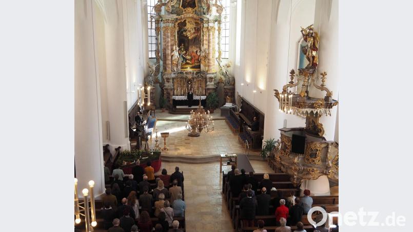 Evangelische Christen in St. Michael feiern Abendmahl an Karfreitag. Bild: Bühner