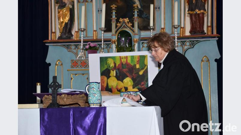 Schale und Becher aus Jerusalem hatte Gunhild Stempel von einem armenischen Töpfer aus Jerusalem eigens mitgebracht. Bild: fjo