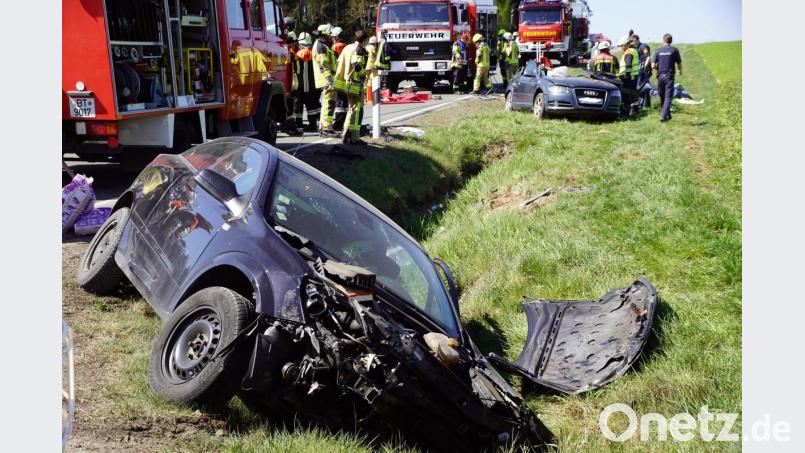 Die Autos wurden total beschädigt. Bild: br