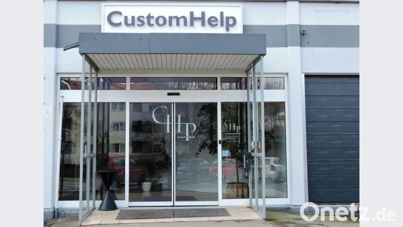 Hier hat die Digitalisierung längst Einzug gehalten: Der Eingang der Firme CHP in der Philipp-Melanchthon-Straße in Amberg. Bild: Christoph Fuchs