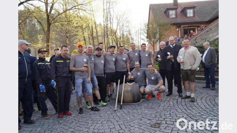 Das Störnsteiner Team mit den grauen T-Shirts und ihre tschechischen Kollegen kurz vor dem Startschuss. Bild: arw