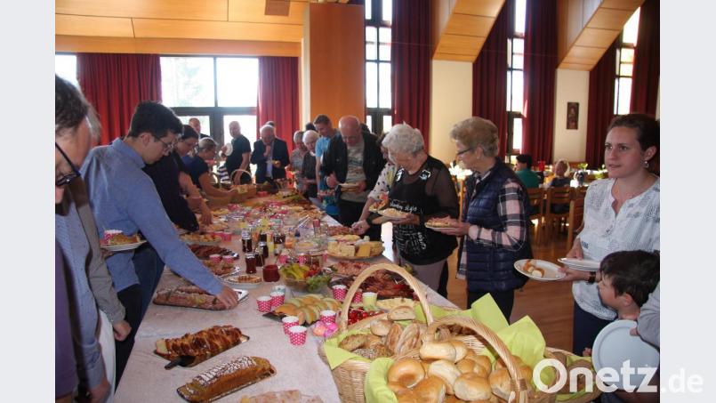 Zum Ostermontag-Frühstück waren alle eingeladen. Bild: wro