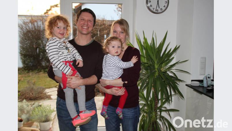 Gerrit und Steffi Kreuzer sind nach längerer Abwesenheit in ihre Nordoberpfälzer Heimat zurückgekehrt. Die Familie mit den Töchtern Leni (links) und Ella hat sich wieder bestens eingelebt und den Schritt der Rückkehr auch nicht bereut - ganz im Gegenteil. Bild: prh
