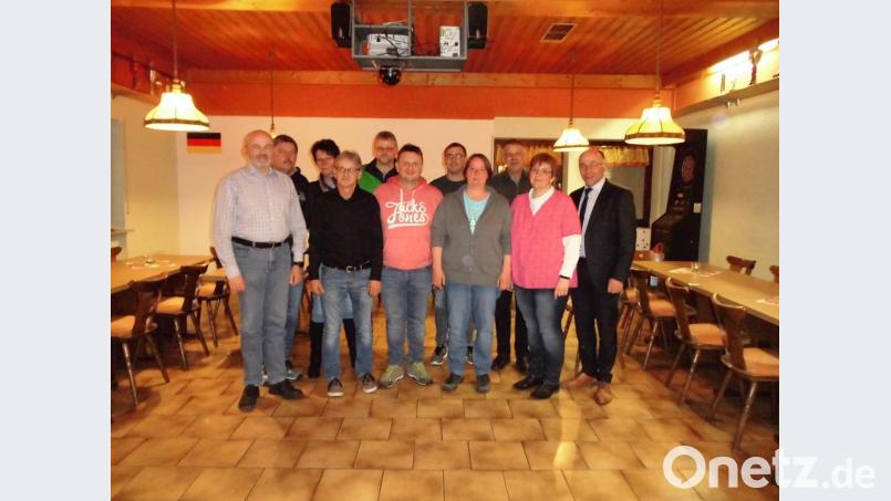 In der Jahreshauptversammlung wählen die Mitglieder des Ortsverschönerungsvereins Gleißenthal mit Sandra Fütterer eine neue Vorsitzende. Bild: exb