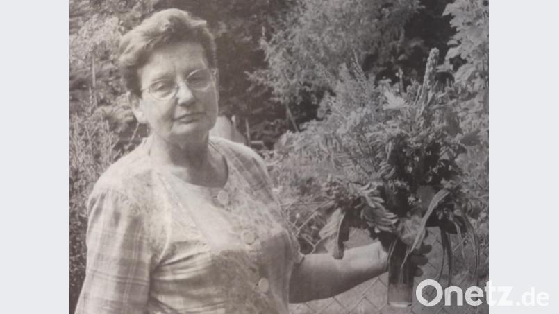 So kannten sie die Eschenbacher: Lidwina Wiedenhofer bei der Kräuterbuschenaktion zu Mariä Himmelfahrt 2004 Bild: rn