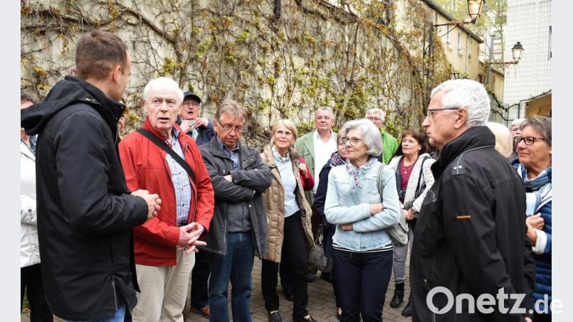 Weinprobe und Abendessen in den Kellern von Issy. Bild: Büttner, Gerhard