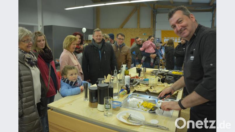 In der Schreinerei Weiß gibt es wie vor zwei Jahren (Bild) am Sonntagnachmittag ein Show-Cooking sowie Backen für Kinder. Zehn Unternehmen gewähren bei der Gewerbeschau Einblicke in ihre Betriebe. Bild: jr