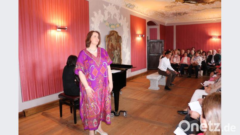 „Sie und Er“ im Liebesduett: Sie wissen noch nicht, ob sie zueinander kommen können. Bild: rpp