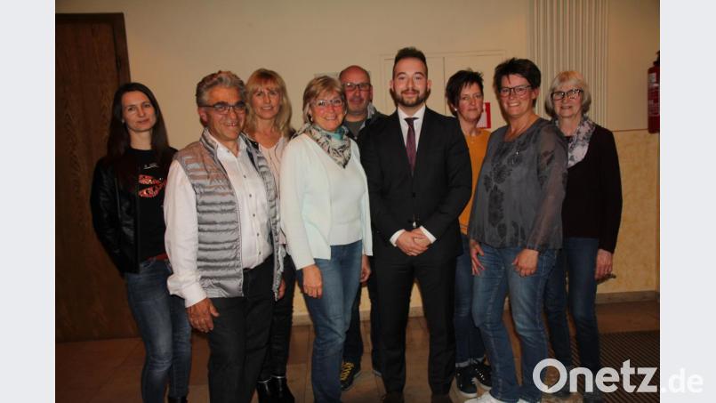 An der Spitze des Wirtschaftsforums steht (vorne von links) Michael Herzog als Vorsitzender. Regina Frauendorfer ist seine Stellvertreterin, Alexander Kraus Kassier und Bianca Liebermann Schriftführerin. Bild: frd