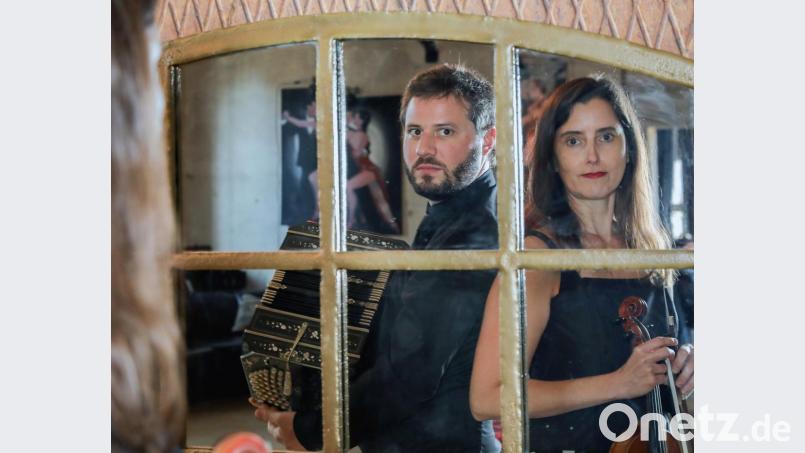 Geigerin Susanne Hofmann und der argentinische Bandoneonist Matías González. Bild: exb
