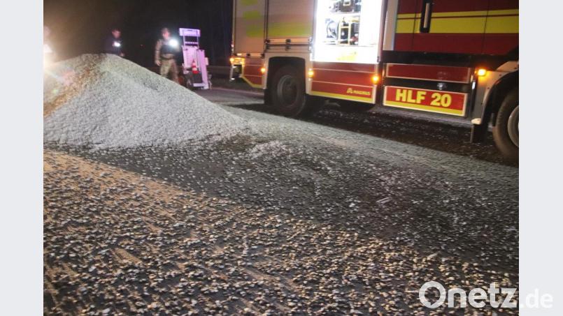 Der als Sprungschanze benutzte Kieshaufen Bild: jma