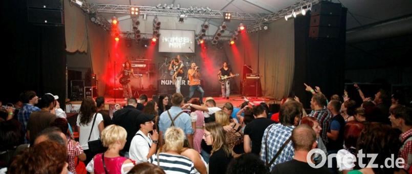 Stimmung bei der Flosser Kirwa. Auch die gibt&#039;s nicht umsonst. Bild: mef